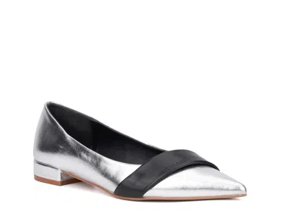 Torgeis Harriet Flat In Silver