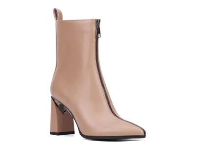 Torgeis Hyde Bootie In Brown