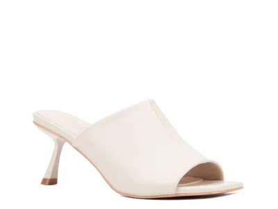 Torgeis Idina Sandal In White