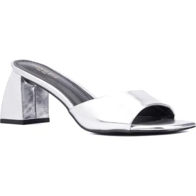Torgeis Isadora Block Heel Slide Sandal