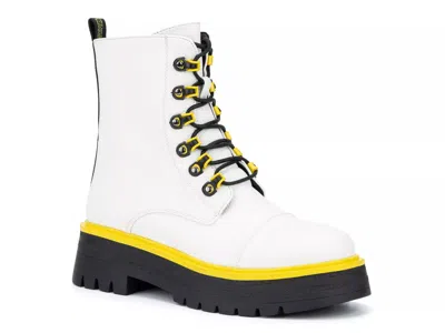 Torgeis Sandy Bootie In White