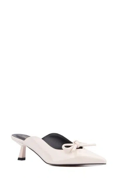 Torgeis Tamyra Pointed Toe Pump In Beige