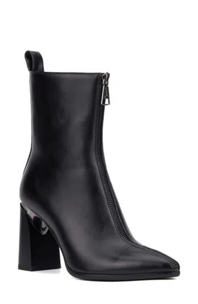 Torgeis Zipper Bootie In Black