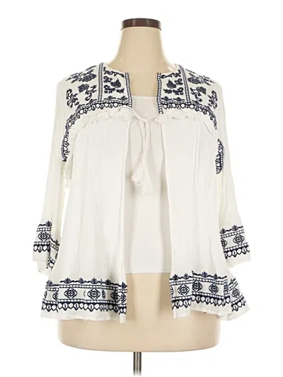 Pre-owned Torrid 3/4 Sleeve Blouse In Ivory