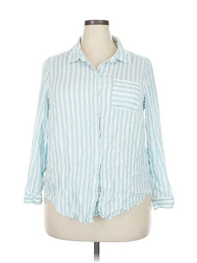 Pre-owned Torrid 3/4 Sleeve Button Down Shirt In Blue