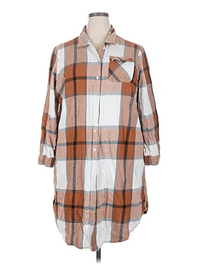Pre-owned Torrid 3/4 Sleeve Button Down Shirt In Brown