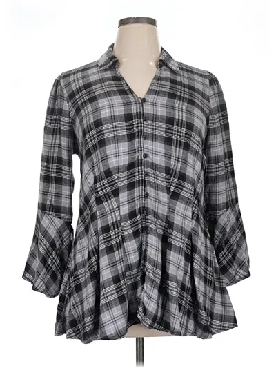 Pre-owned Torrid 3/4 Sleeve Button Down Shirt In Gray