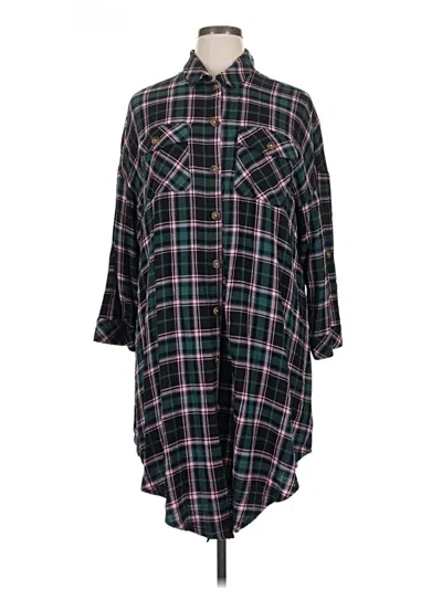 Pre-owned Torrid 3/4 Sleeve Button Down Shirt In Green
