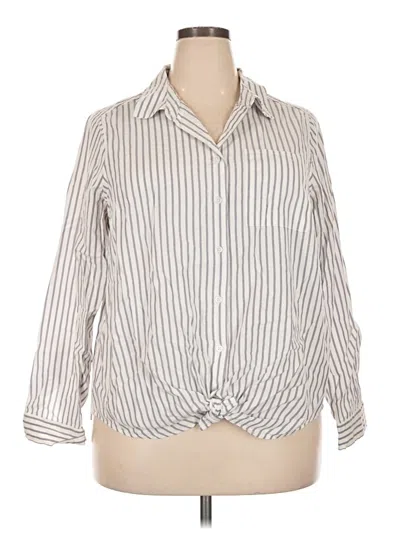 Pre-owned Torrid 3/4 Sleeve Button Down Shirt In Ivory