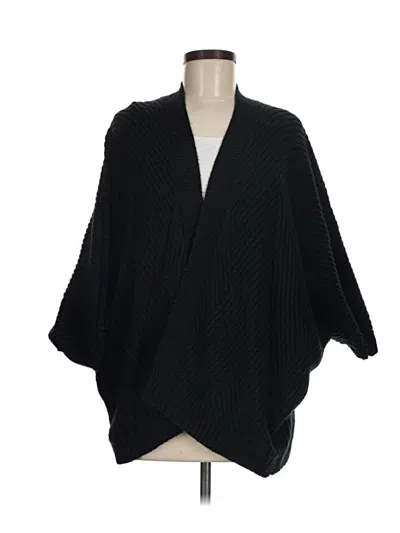 Pre-owned Torrid 3/4 Sleeve T-shirt In Black