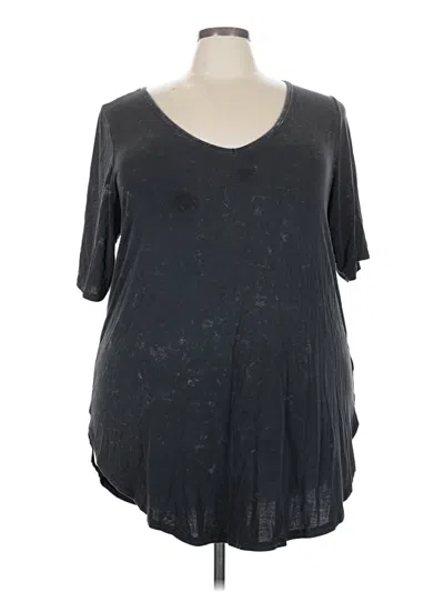 Pre-owned Torrid 3/4 Sleeve T-shirt In Black