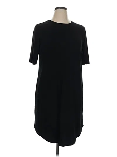 Pre-owned Torrid 3/4 Sleeve T-shirt In Black