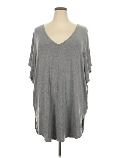 Pre-owned Torrid 3/4 Sleeve T-shirt In Gray