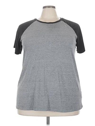 Pre-owned Torrid 3/4 Sleeve T-shirt In Gray