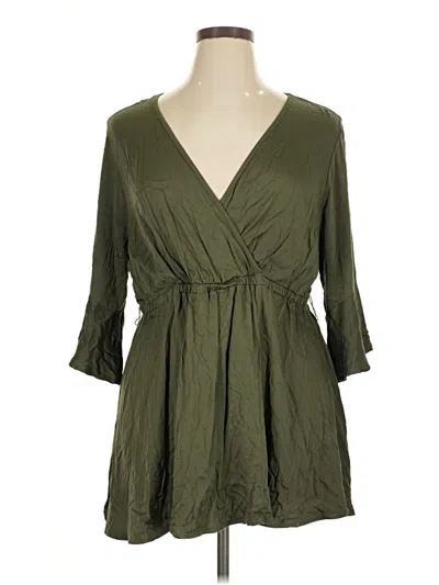 Pre-owned Torrid 3/4 Sleeve T-shirt In Green
