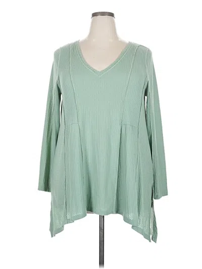 Pre-owned Torrid 3/4 Sleeve T-shirt In Green