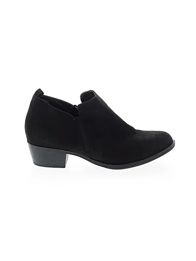 Pre-owned Torrid Ankle Boots In Black