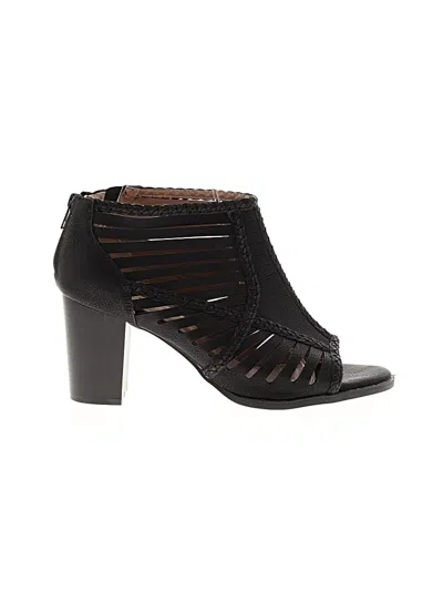 Pre-owned Torrid Ankle Boots In Black