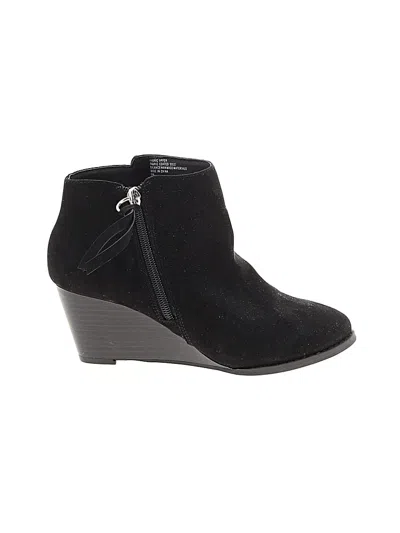 Pre-owned Torrid Ankle Boots In Black