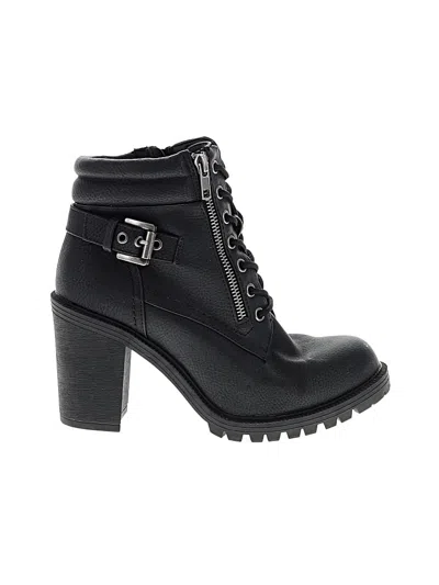 Pre-owned Torrid Ankle Boots In Black