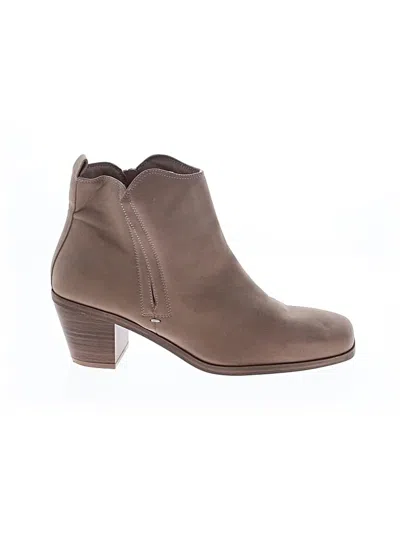 Pre-owned Torrid Ankle Boots In Brown