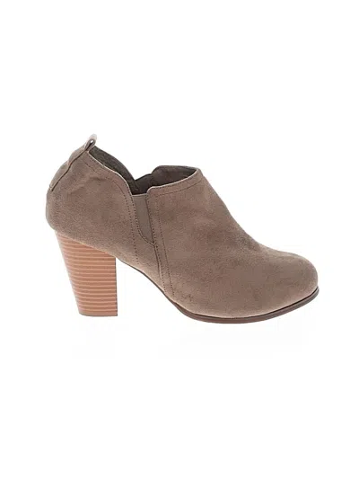 Pre-owned Torrid Ankle Boots In Brown