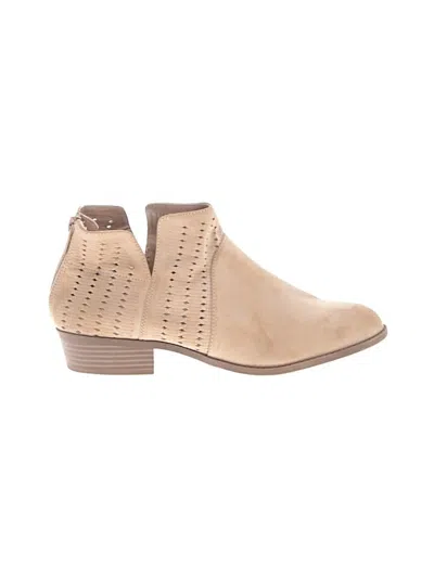 Pre-owned Torrid Ankle Boots In Tan