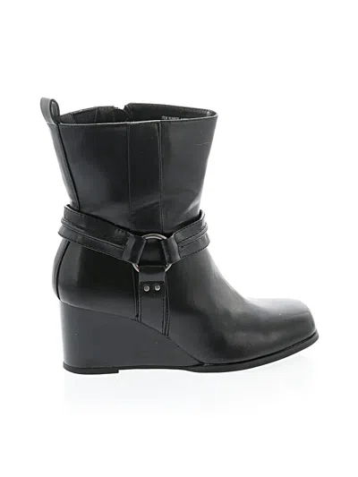 Pre-owned Torrid Boots In Black