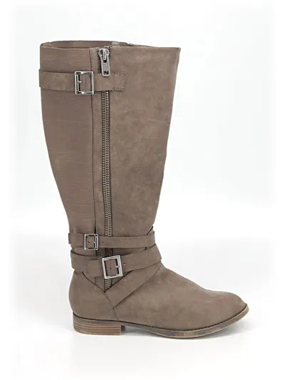 Pre-owned Torrid Boots In Gray