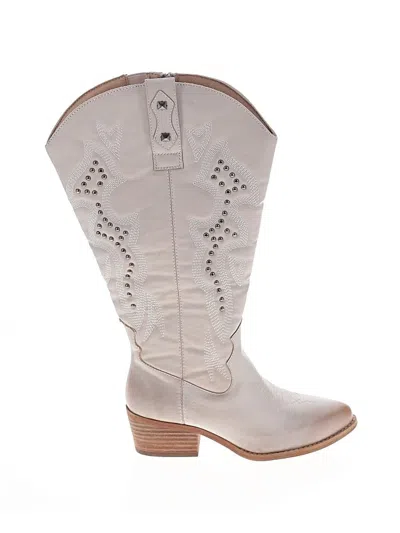 Pre-owned Torrid Boots In Gray