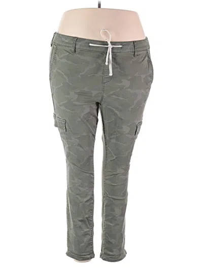 Pre-owned Torrid Cargo Pants In Green