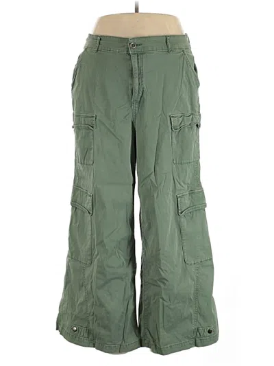 Pre-owned Torrid Cargo Pants In Green