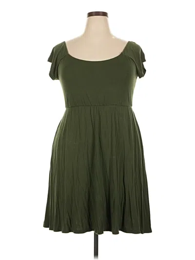 Pre-owned Torrid Casual Dress In Green