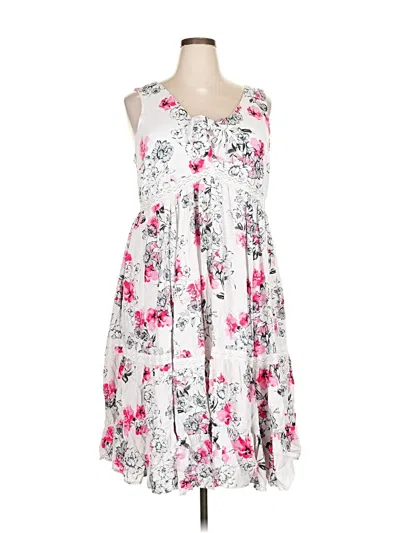 Pre-owned Torrid Casual Dress In White