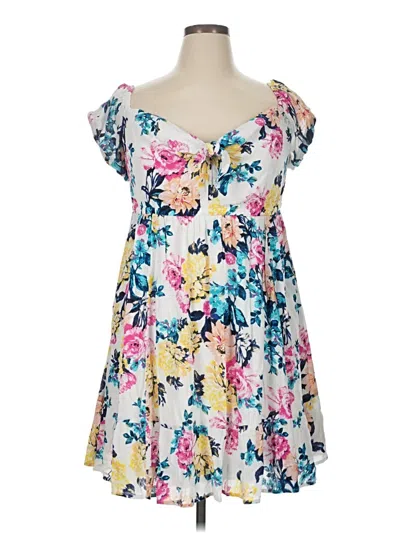 Pre-owned Torrid Casual Dress In White