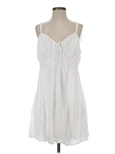 Pre-owned Torrid Casual Dress In White