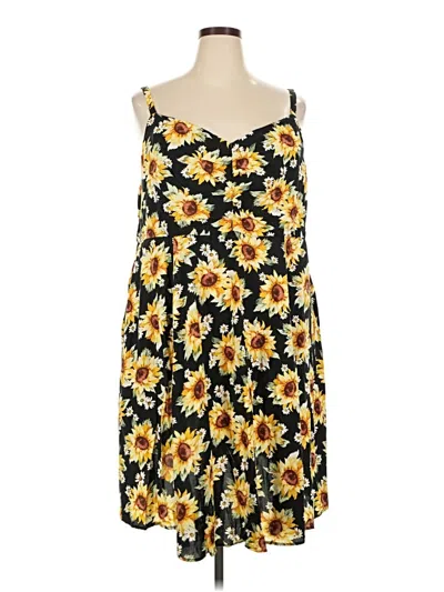 Pre-owned Torrid Casual Dress In Yellow