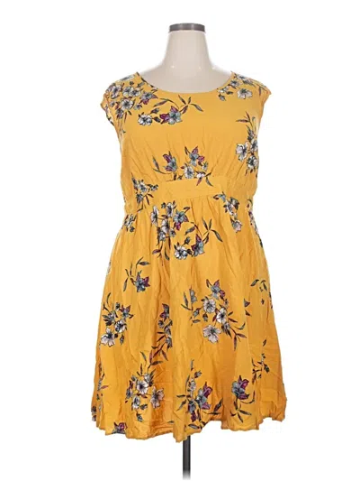 Pre-owned Torrid Casual Dress In Yellow