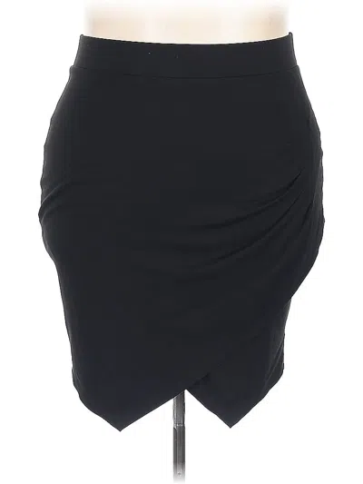 Pre-owned Torrid Casual Skirt In Black