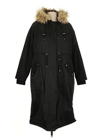 Pre-owned Torrid Coat In Black