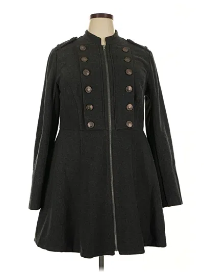 Pre-owned Torrid Coat In Black