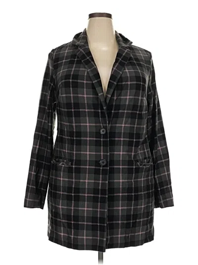Pre-owned Torrid Coat In Black