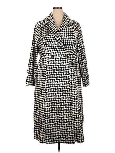 Pre-owned Torrid Coat In Ivory