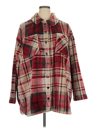 Pre-owned Torrid Coat In Red