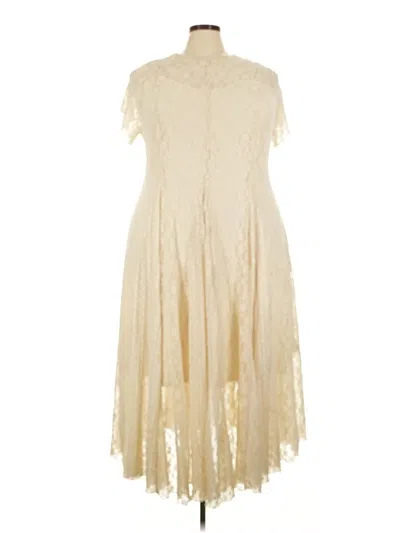 Pre-owned Torrid Cocktail Dress In Ivory