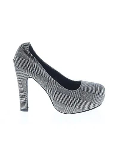 Pre-owned Torrid Heels In Gray