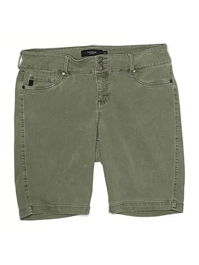 Pre-owned Torrid Khaki Shorts In Green