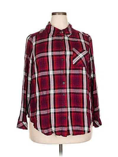 Pre-owned Torrid Long Sleeve Button Down Shirt In Burgundy