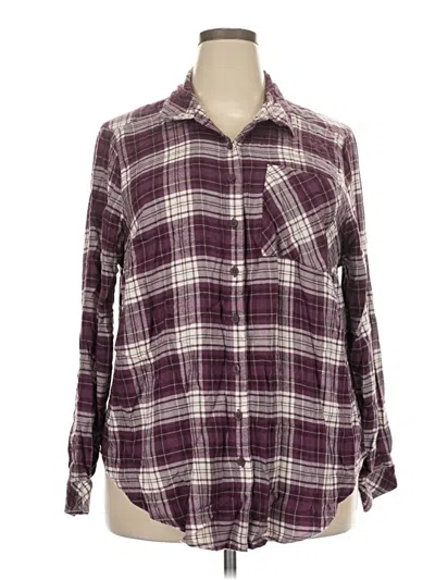Pre-owned Torrid Long Sleeve Button Down Shirt In Burgundy