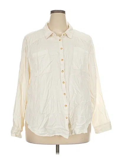 Pre-owned Torrid Long Sleeve Button Down Shirt In Ivory